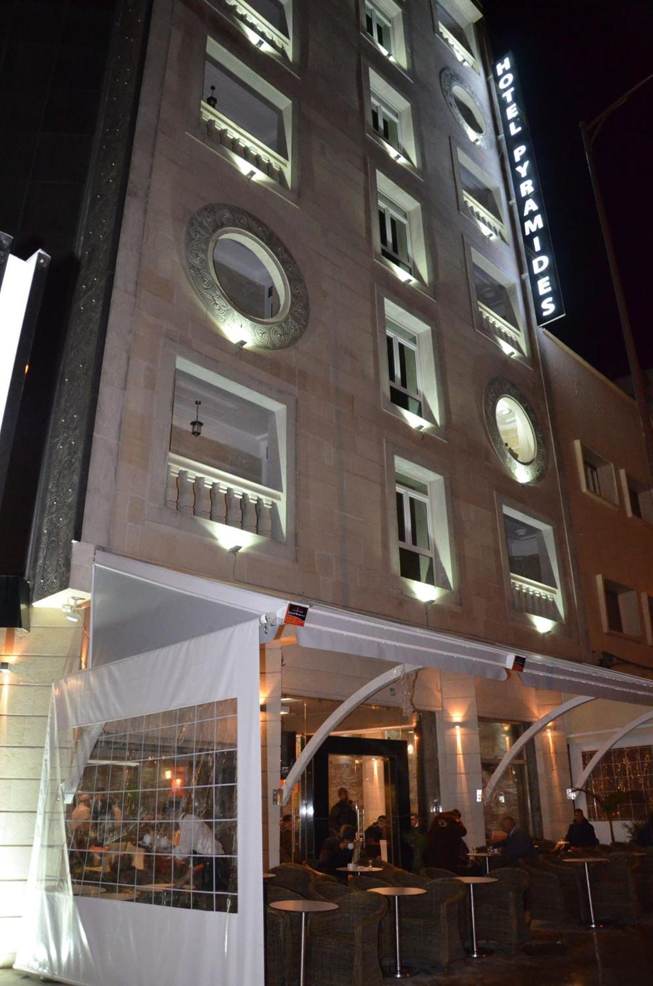 Hotel-Cafe-Restaurant Pyramides, 타자 외부 사진